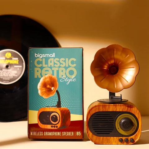 Vintage Gramophone Bluetooth Speaker: Portable with Hands-Free Calling, 6 Hours Battery Life